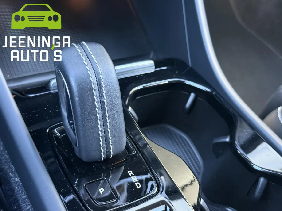 2.0 B4 R-Design|MildHybride|ACC|Camera|Stoelverwarming|Alcantara