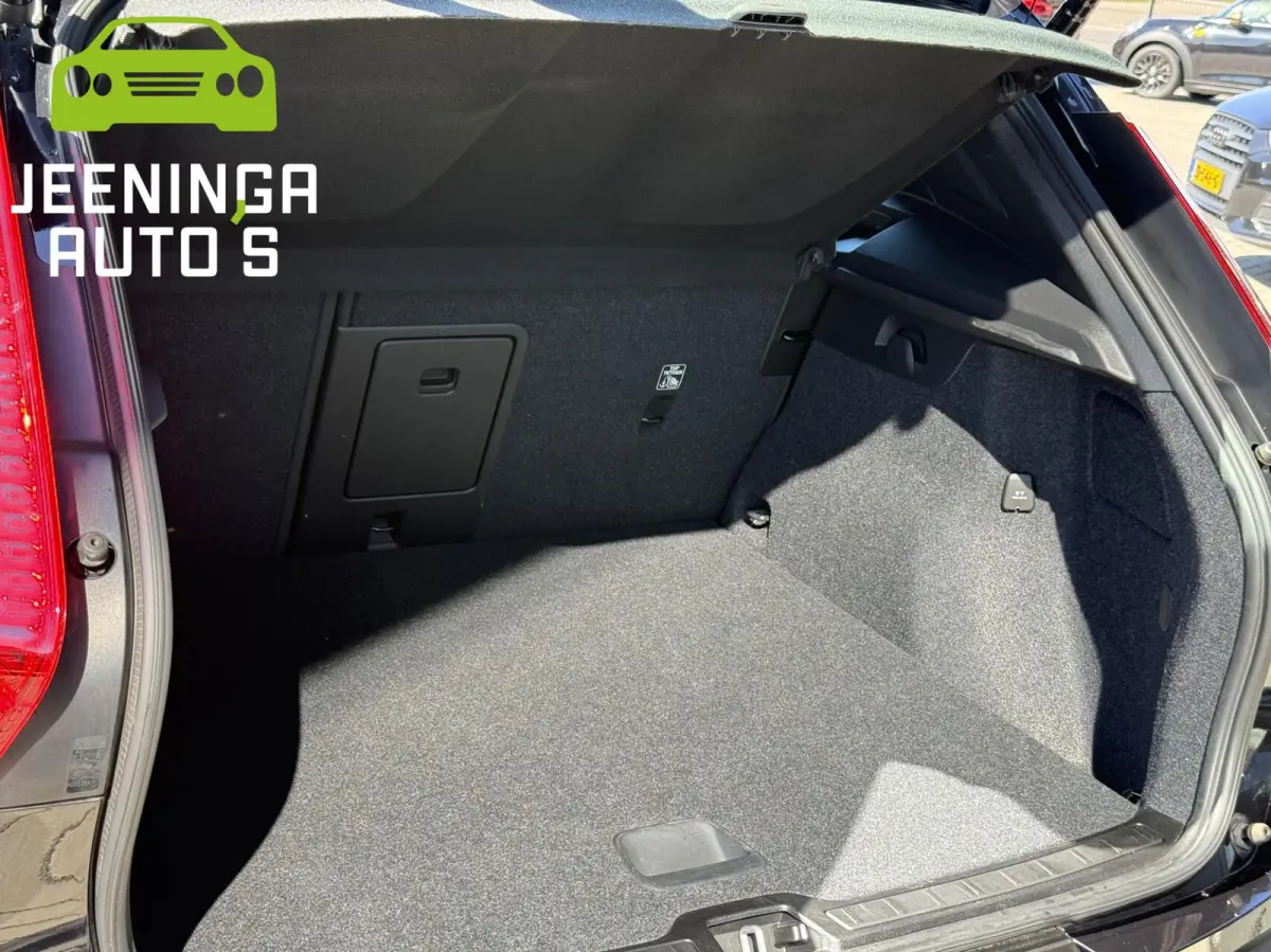 2.0 B4 R-Design|MildHybride|ACC|Camera|Stoelverwarming|Alcantara