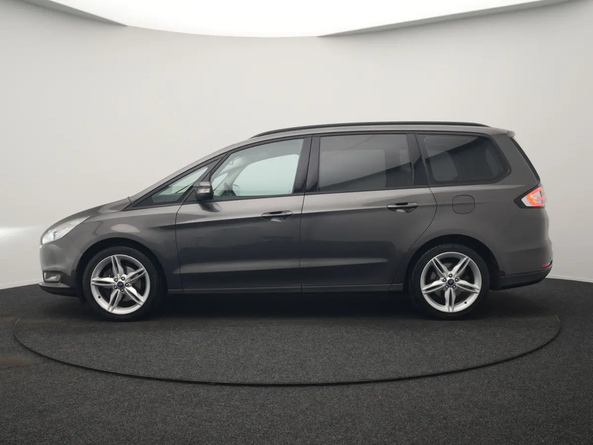 2.0 Titanium Automaat 7 Persoons 241pk | Camera | Apple Carplay | Voorstoelen Verwarmd | LED Koplampen | Cruise Control | Navigatie | 19"L.M |