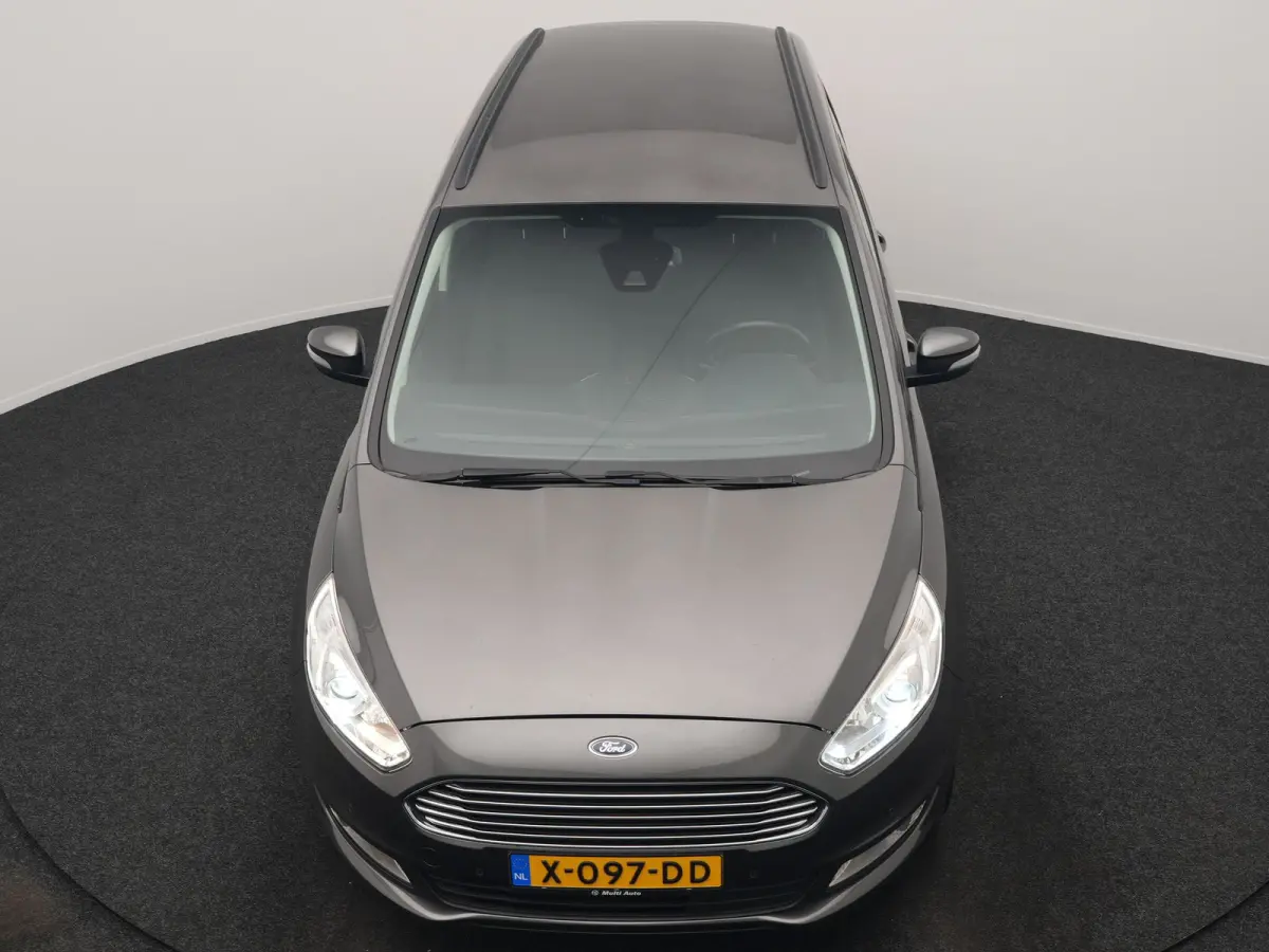 2.0 Titanium Automaat 7 Persoons 241pk | Camera | Apple Carplay | Voorstoelen Verwarmd | LED Koplampen | Cruise Control | Navigatie | 19"L.M |