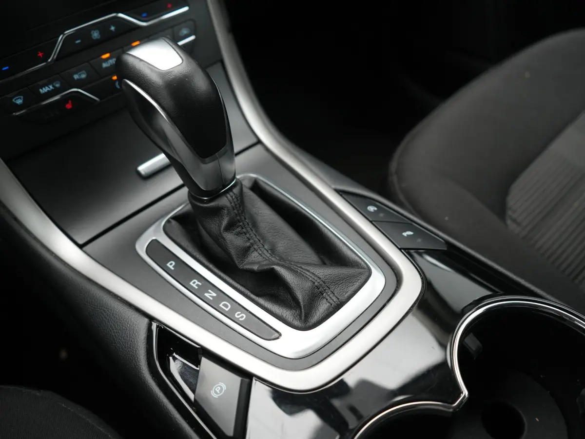 2.0 Titanium Automaat 7 Persoons 241pk | Camera | Apple Carplay | Voorstoelen Verwarmd | LED Koplampen | Cruise Control | Navigatie | 19"L.M |