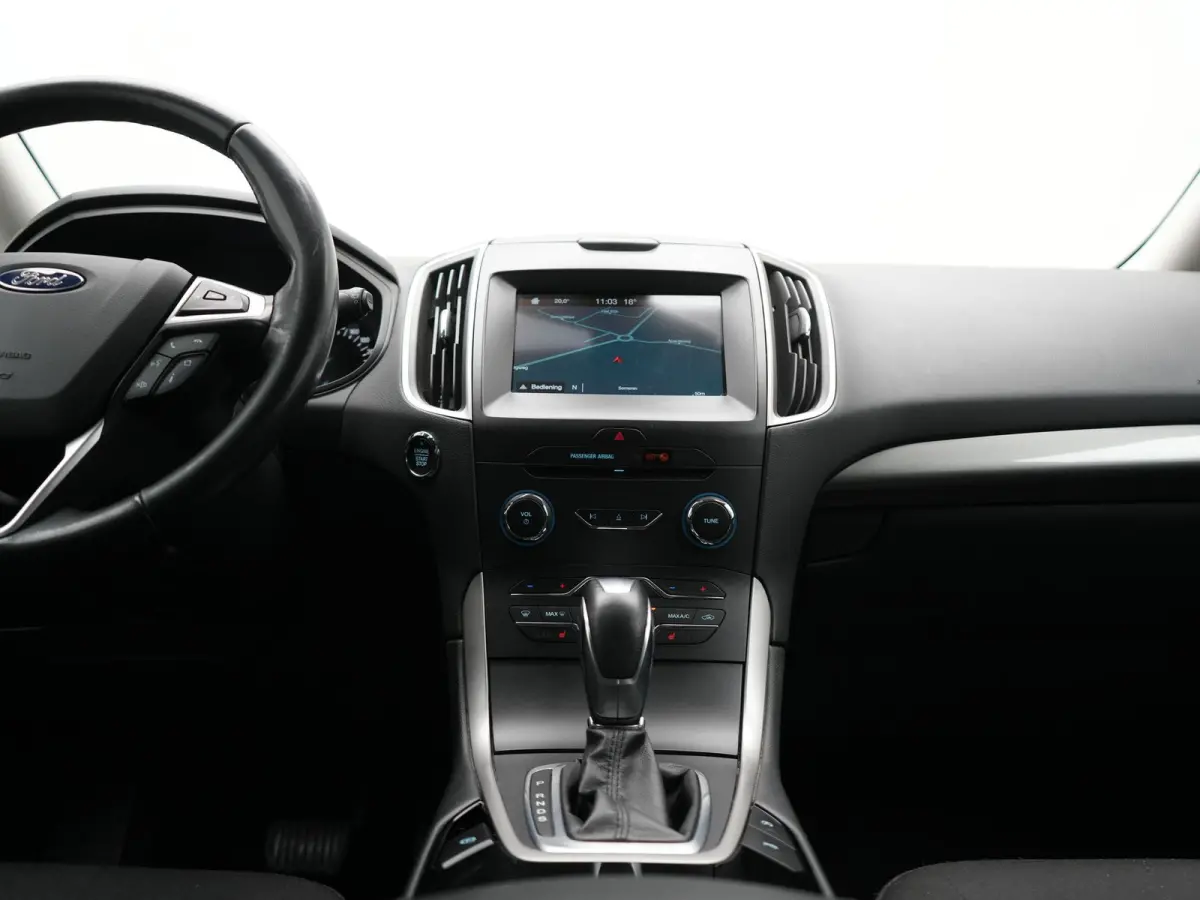 2.0 Titanium Automaat 7 Persoons 241pk | Camera | Apple Carplay | Voorstoelen Verwarmd | LED Koplampen | Cruise Control | Navigatie | 19"L.M |