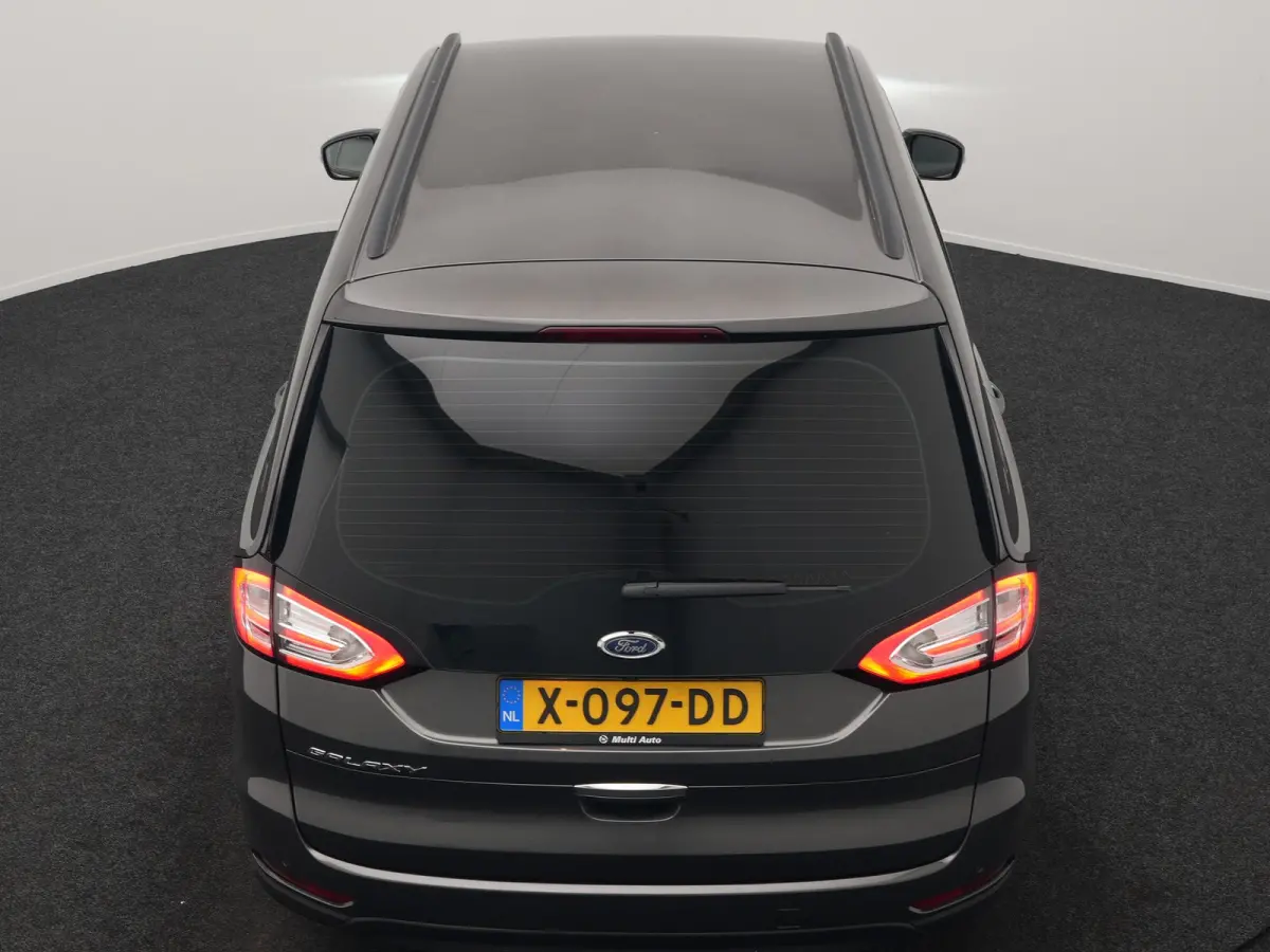 2.0 Titanium Automaat 7 Persoons 241pk | Camera | Apple Carplay | Voorstoelen Verwarmd | LED Koplampen | Cruise Control | Navigatie | 19"L.M |
