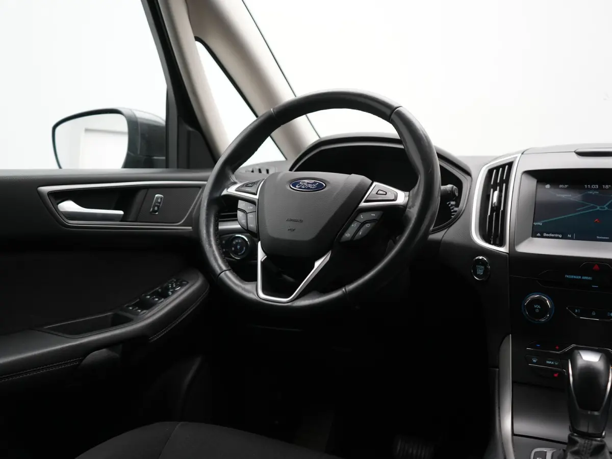 2.0 Titanium Automaat 7 Persoons 241pk | Camera | Apple Carplay | Voorstoelen Verwarmd | LED Koplampen | Cruise Control | Navigatie | 19"L.M |