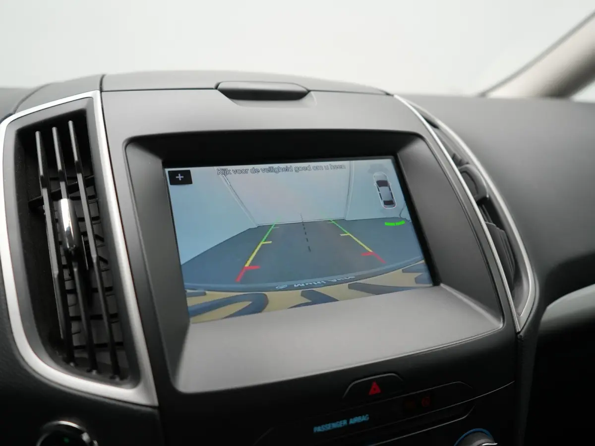 2.0 Titanium Automaat 7 Persoons 241pk | Camera | Apple Carplay | Voorstoelen Verwarmd | LED Koplampen | Cruise Control | Navigatie | 19"L.M |