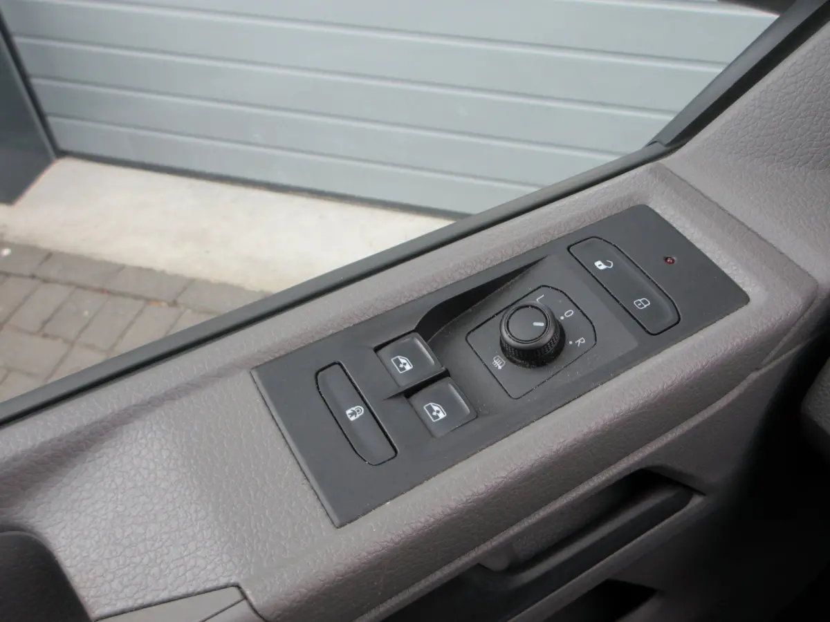 2.0 TDI L2, Met Airco, Navigatie, Apple CarPlay, PDC, Trekhaak.