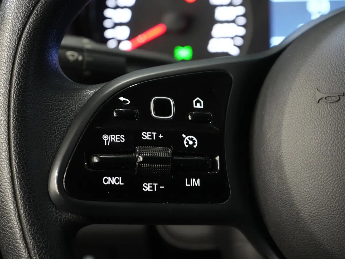 110 CDI Aut. Stoelverw./ Carplay/ Cruise/ Camera/ Trekhaak/ DAB