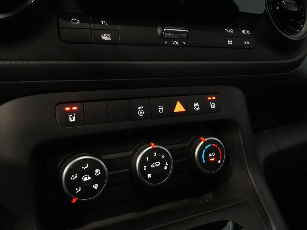 110 CDI Aut. Stoelverw./ Carplay/ Cruise/ Camera/ Trekhaak/ DAB