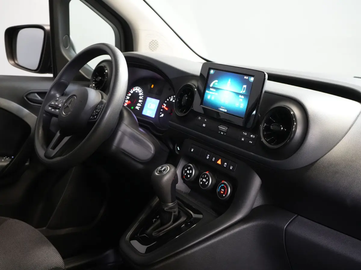 110 CDI Aut. Stoelverw./ Carplay/ Cruise/ Camera/ Trekhaak/ DAB