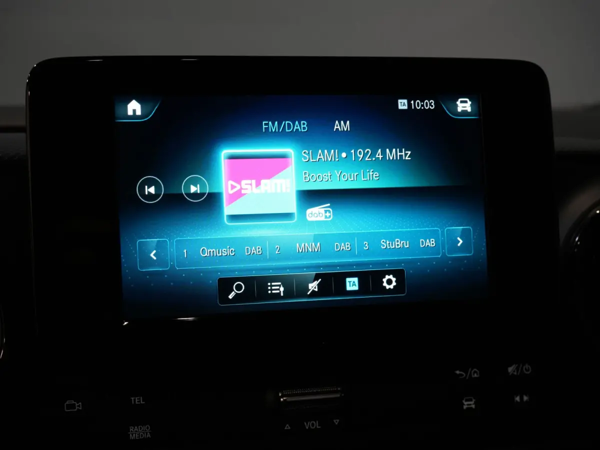 110 CDI Aut. Stoelverw./ Carplay/ Cruise/ Camera/ Trekhaak/ DAB