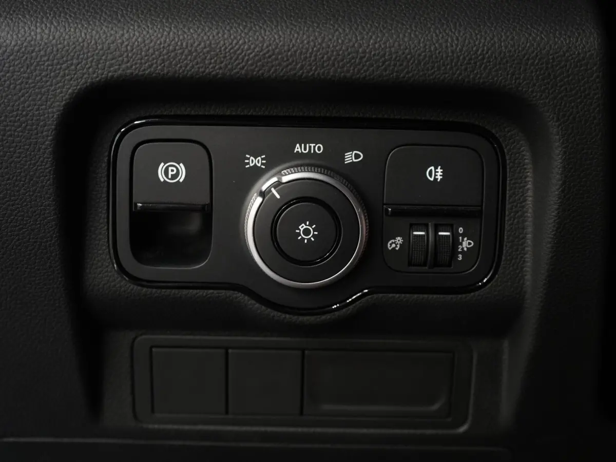 110 CDI Aut. Stoelverw./ Carplay/ Cruise/ Camera/ Trekhaak/ DAB