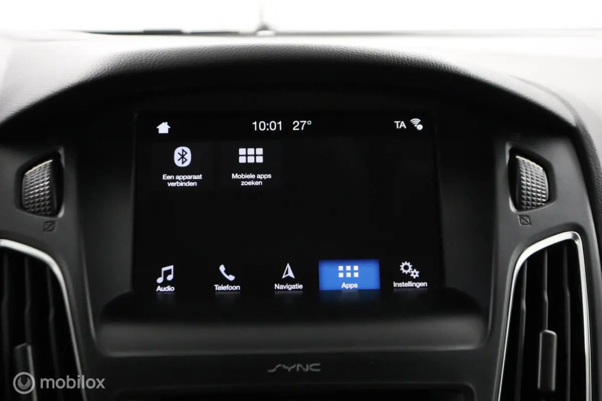 1.0 Lease Edition 101 Pk | Parkeersensoren | 16 inch lichtmetaal | All season banden | Navi | Trekhaak | carplay