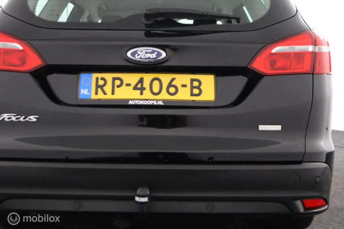 1.0 Lease Edition 101 Pk | Parkeersensoren | 16 inch lichtmetaal | All season banden | Navi | Trekhaak | carplay