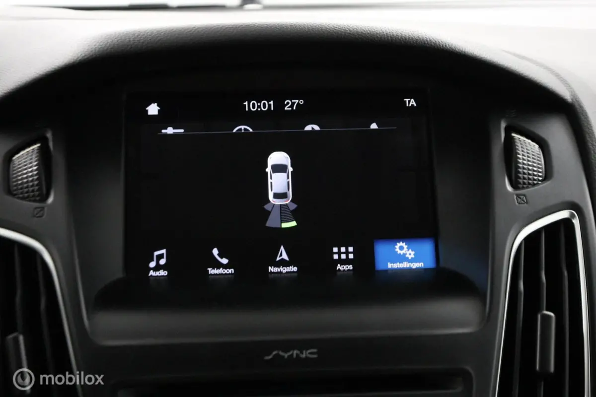 1.0 Lease Edition 101 Pk | Parkeersensoren | 16 inch lichtmetaal | All season banden | Navi | Trekhaak | carplay