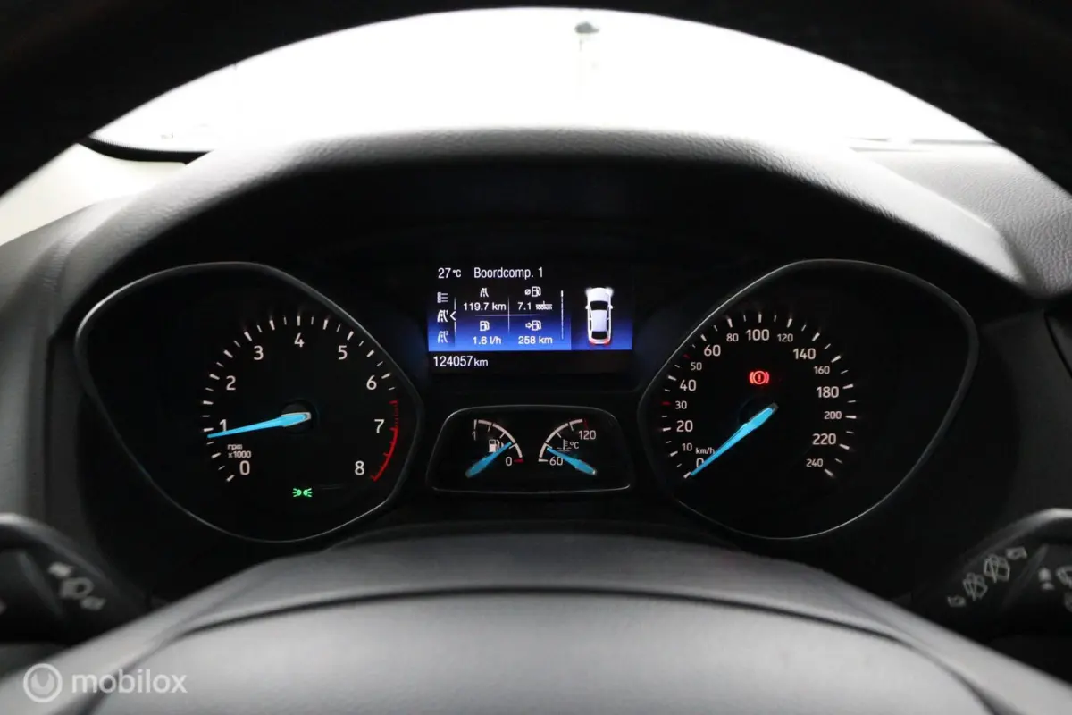 1.0 Lease Edition 101 Pk | Parkeersensoren | 16 inch lichtmetaal | All season banden | Navi | Trekhaak | carplay