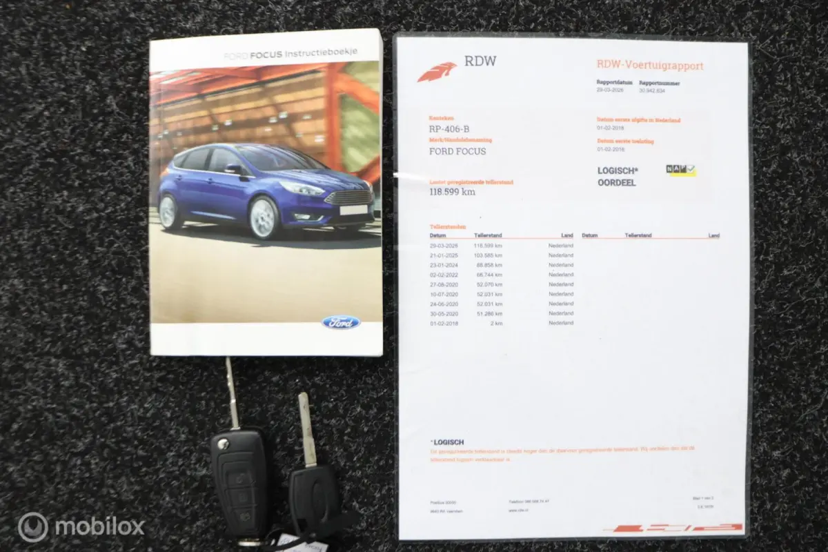 1.0 Lease Edition 101 Pk | Parkeersensoren | 16 inch lichtmetaal | All season banden | Navi | Trekhaak | carplay