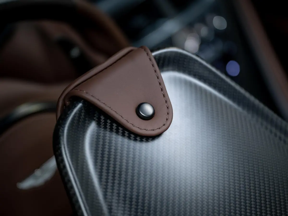 5.2 V12 | ULITMATE 770 | 1 of 199 | Carbon | Carb Bucket Seats |