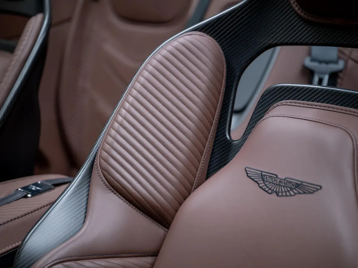 5.2 V12 | ULITMATE 770 | 1 of 199 | Carbon | Carb Bucket Seats |