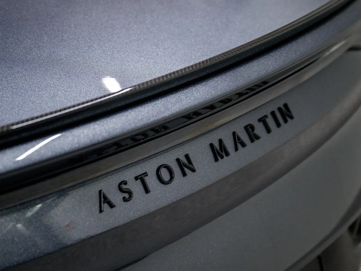5.2 V12 | ULITMATE 770 | 1 of 199 | Carbon | Carb Bucket Seats |