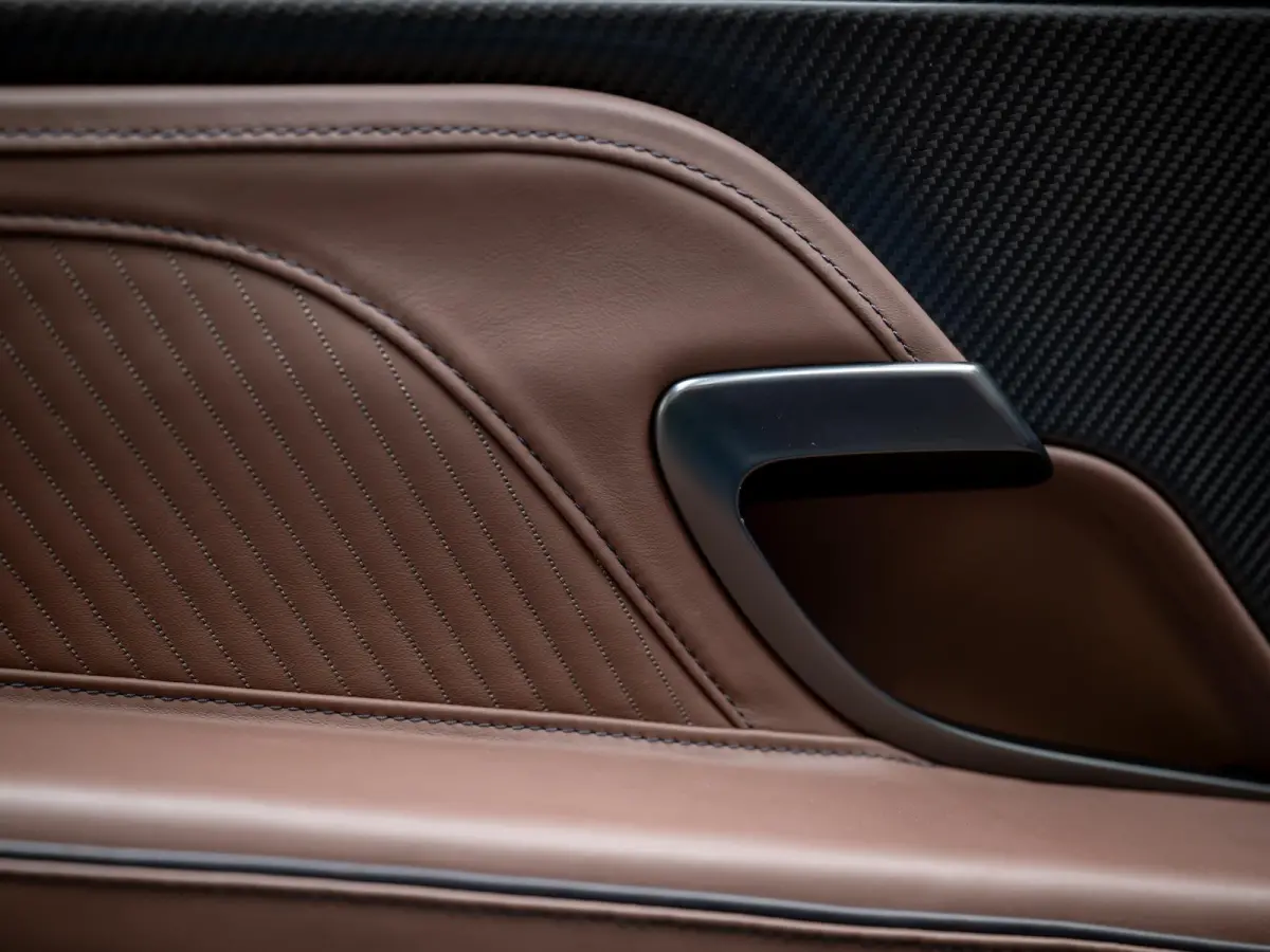 5.2 V12 | ULITMATE 770 | 1 of 199 | Carbon | Carb Bucket Seats |