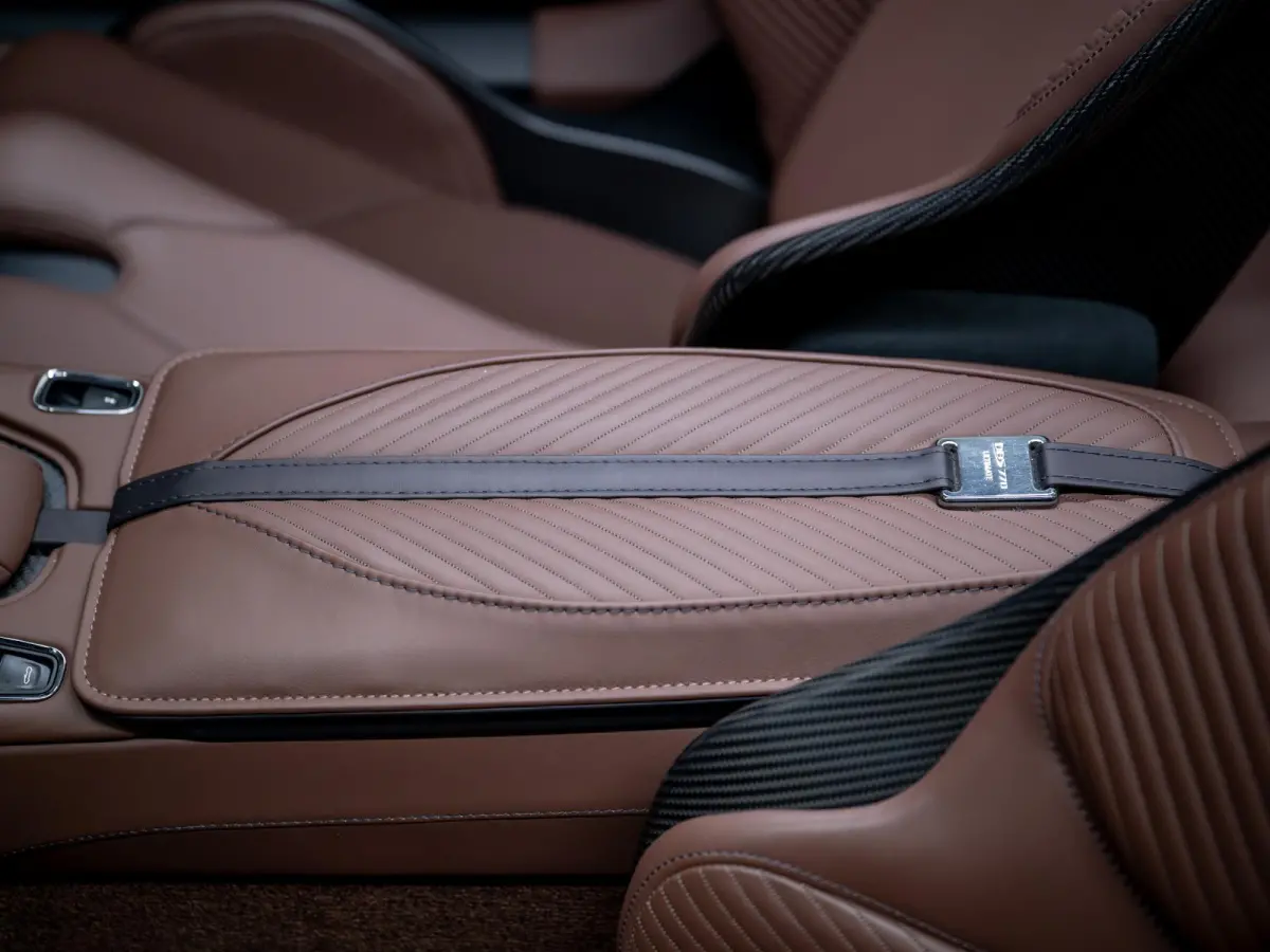 5.2 V12 | ULITMATE 770 | 1 of 199 | Carbon | Carb Bucket Seats |