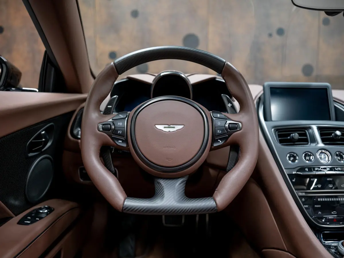 5.2 V12 | ULITMATE 770 | 1 of 199 | Carbon | Carb Bucket Seats |