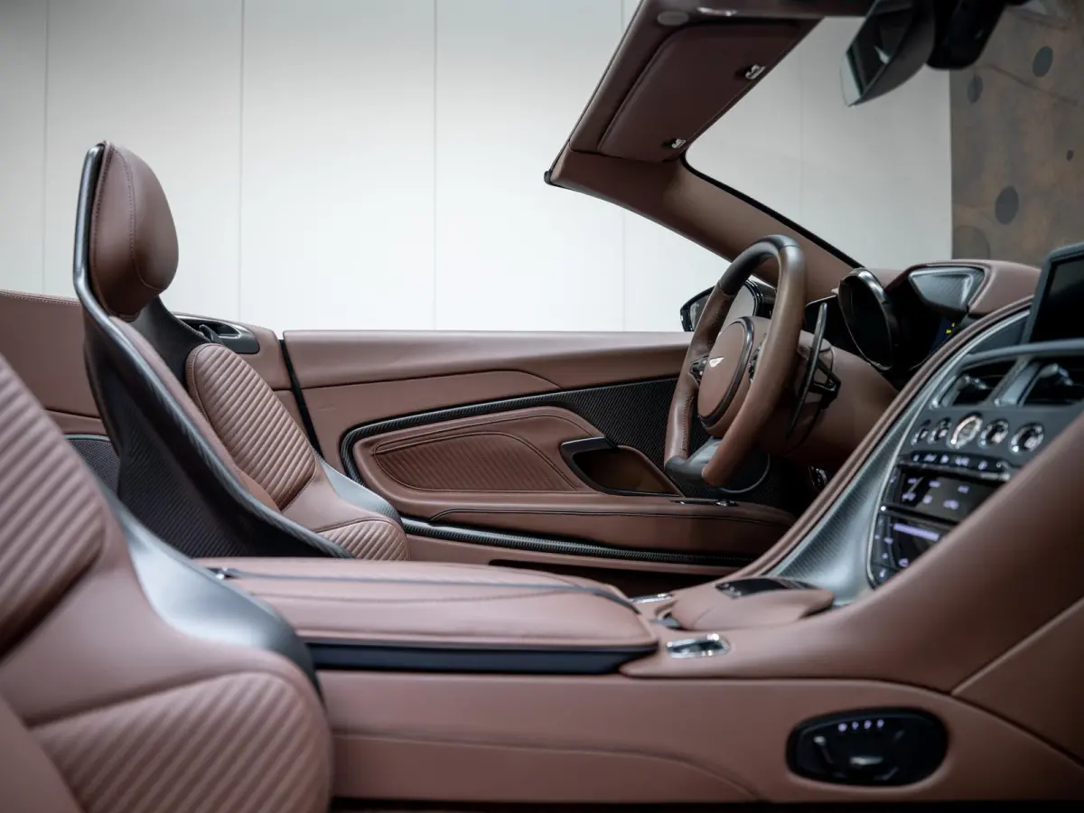 5.2 V12 | ULITMATE 770 | 1 of 199 | Carbon | Carb Bucket Seats |