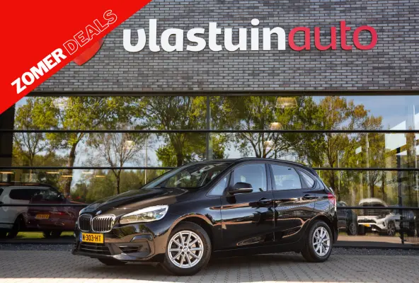 218i High Executive , Trekhaak, Navigatie, Stoelverwarming,