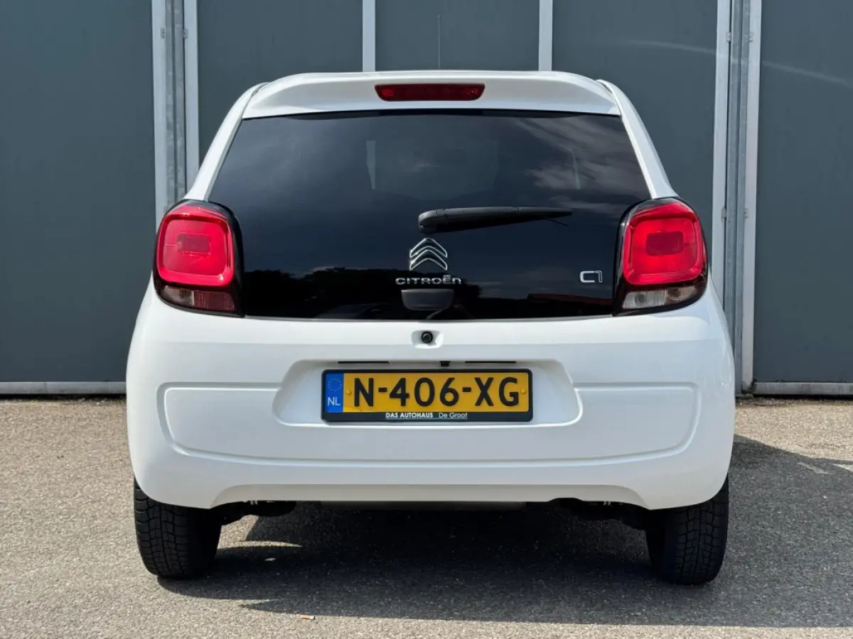 1.0 VTi 72pk Feel | Cruise | Climate | Camera | Privacy Glass