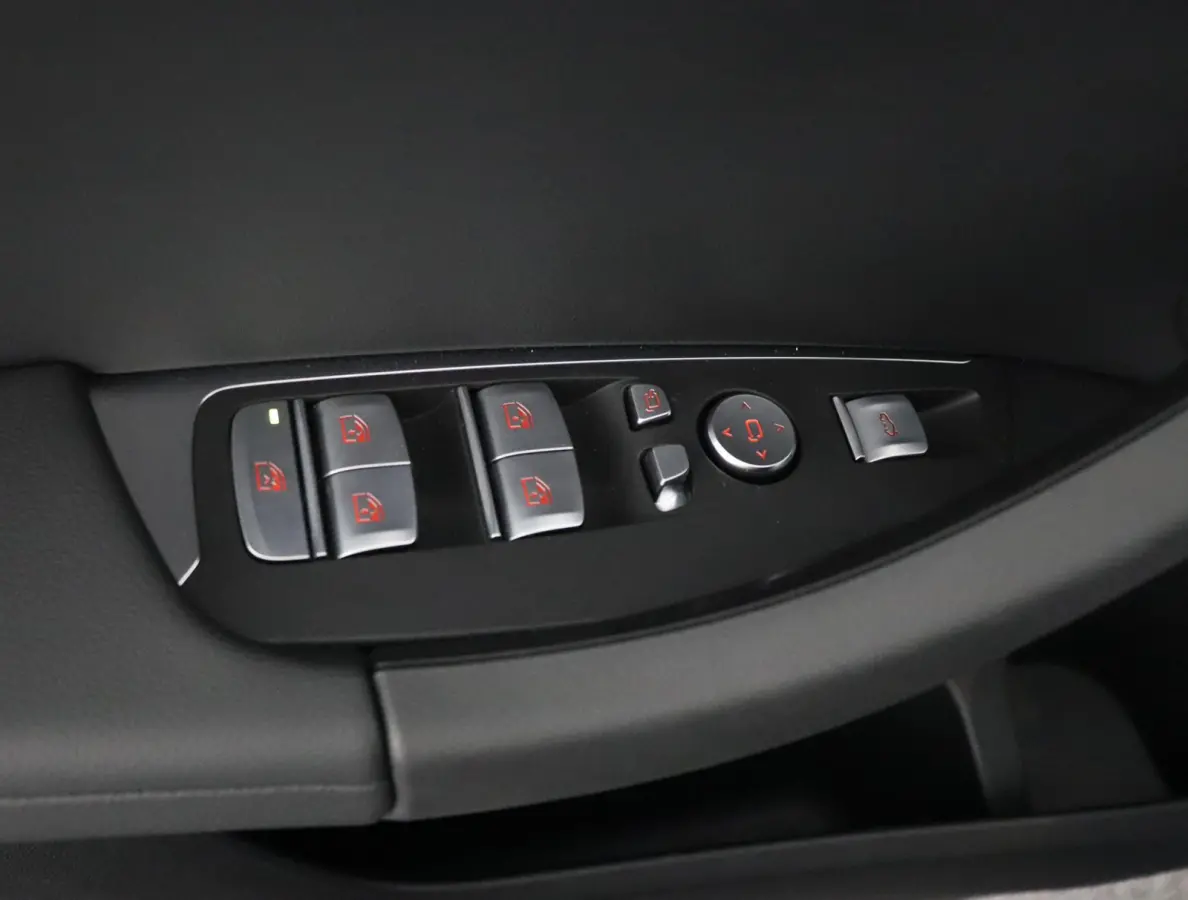 Executive 80 kWh | SOH 100% | M Sportpakket | Schuifkanteldak