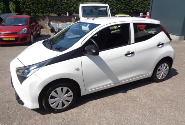 1.0 VVT-i x-fun Airco, Bluetooth
