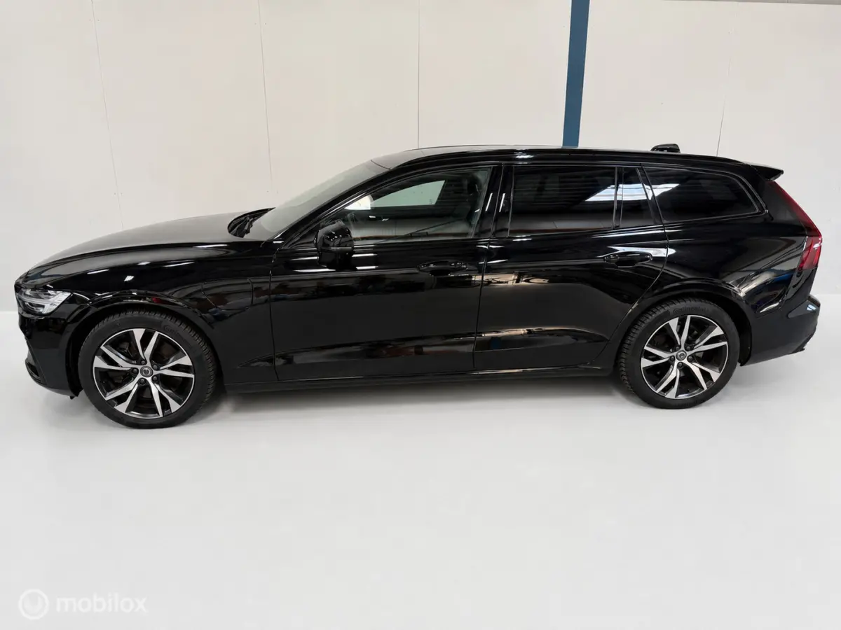 2.0 T6 Twin Engine AWD Momentum SPORTINTERIEUR