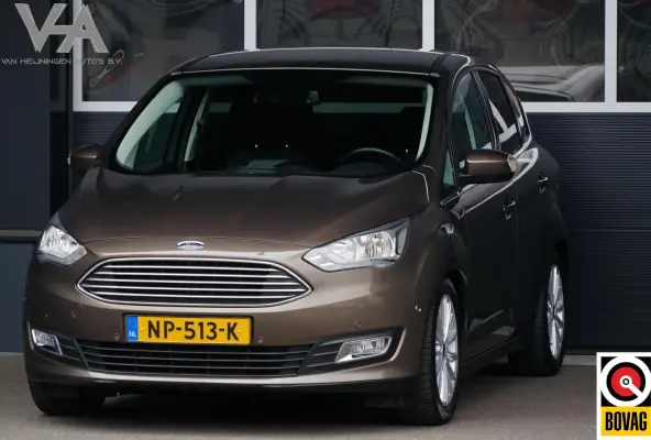 1.0 Titanium, NL, keyless, PDC, trekhaak, clima