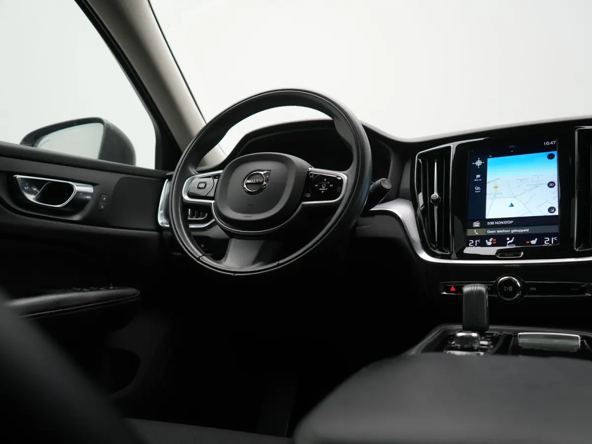 T6 Recharge AWD Inscription PHEV 340pk | Panodak | Adaptive Cruise | Elektrische achterklep| Camera | Stoelen & Stuur Verwarmd | Keyless | Blis | Apple Carplay | Navigatie | DAB | Virtual | 