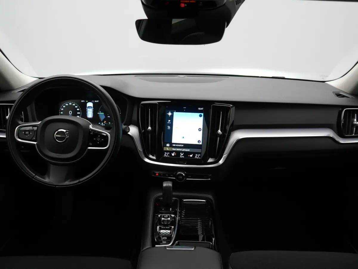T6 Recharge AWD Inscription PHEV 340pk | Panodak | Adaptive Cruise | Elektrische achterklep| Camera | Stoelen & Stuur Verwarmd | Keyless | Blis | Apple Carplay | Navigatie | DAB | Virtual | 