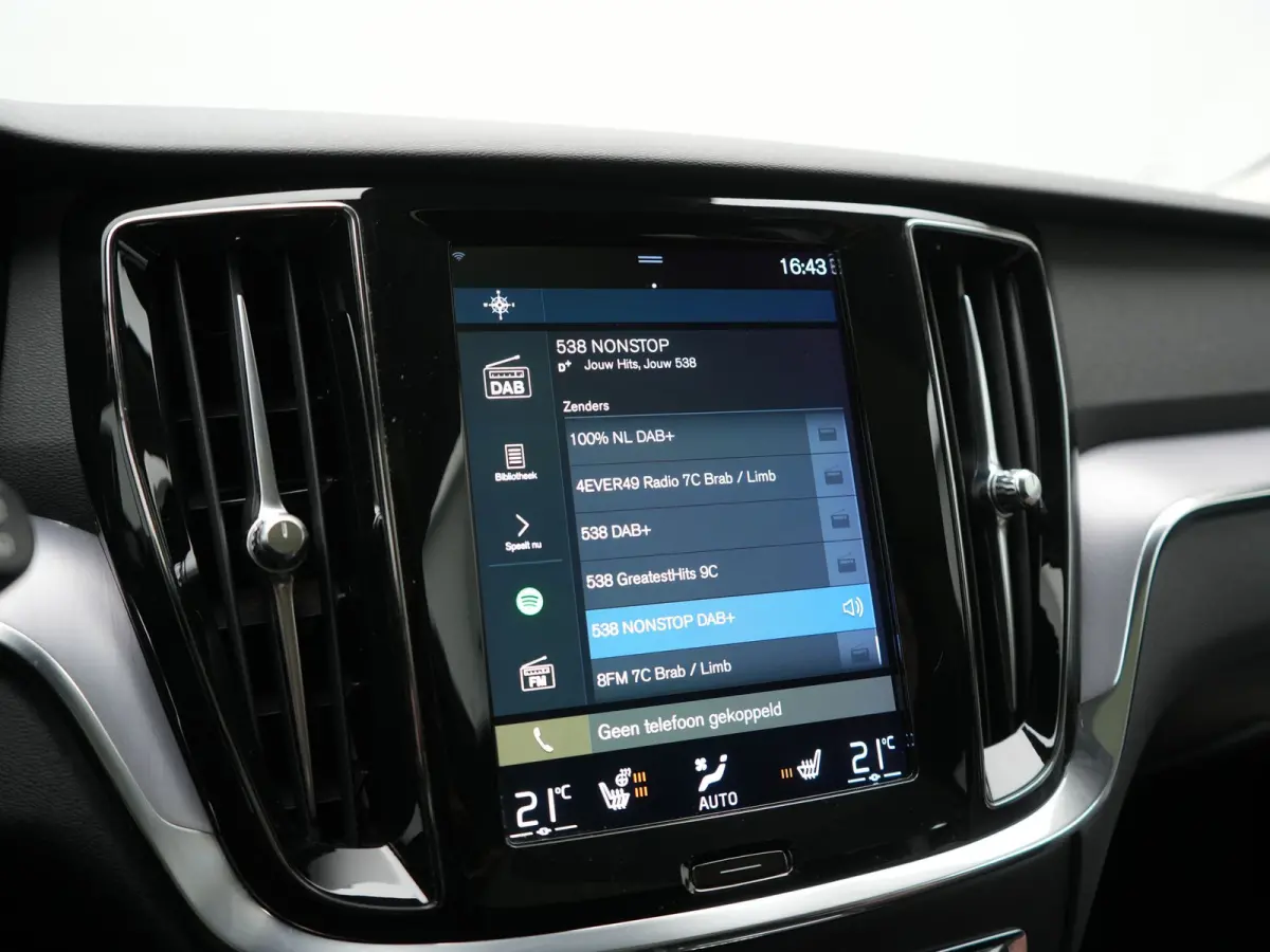 T6 Recharge AWD Inscription PHEV 340pk | Panodak | Adaptive Cruise | Elektrische achterklep| Camera | Stoelen & Stuur Verwarmd | Keyless | Blis | Apple Carplay | Navigatie | DAB | Virtual | 