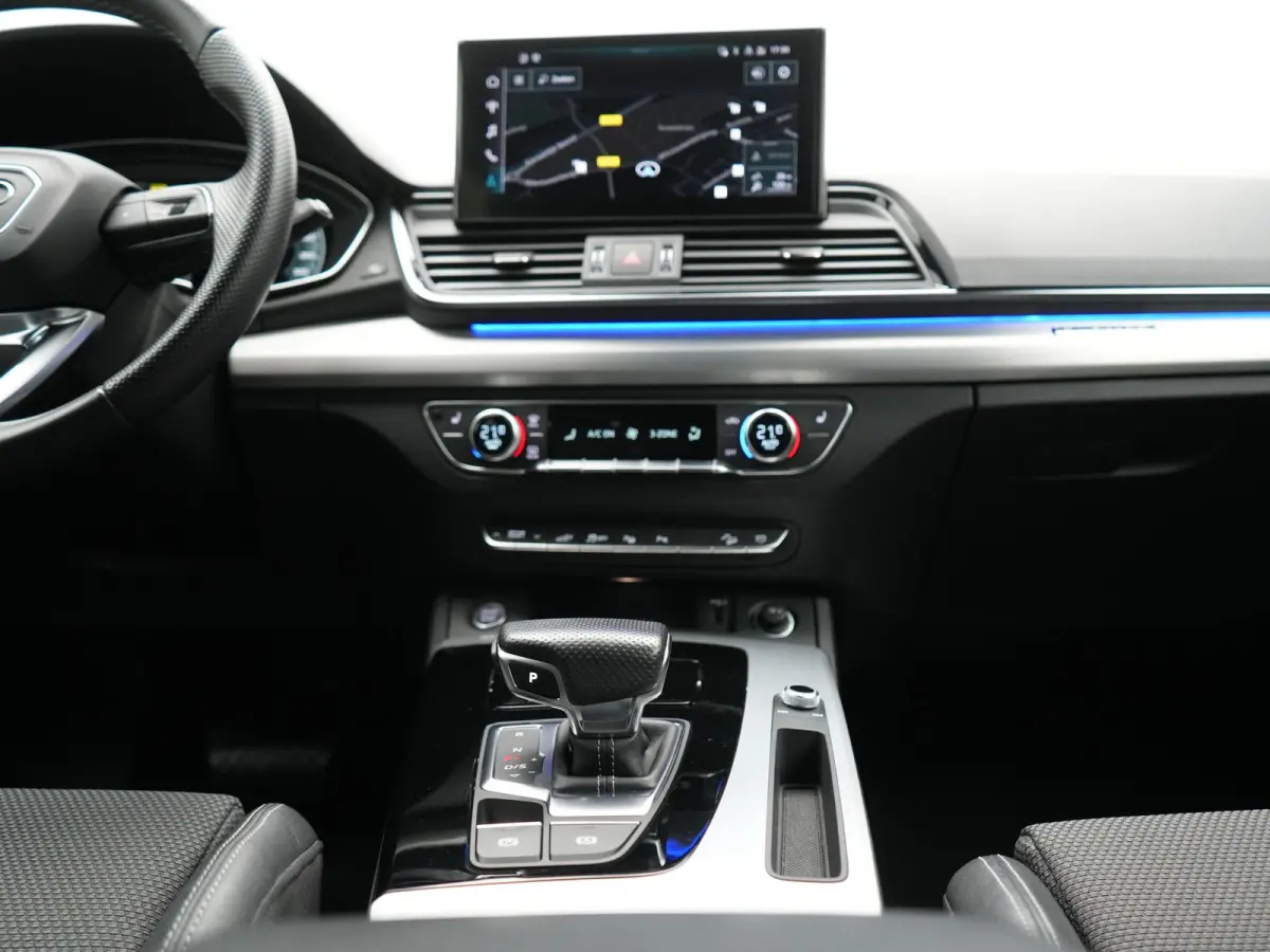50 TFSI e S Line FACELIFT PHEV 300pk Dealer O.H. | Luchtvering | Adaptive Cruise | Matrix Led | 360 Camera | Sportstoelen Verwarmd | Sfeerverlichting | Blis | Park Assist | Navigatie | DAB |
