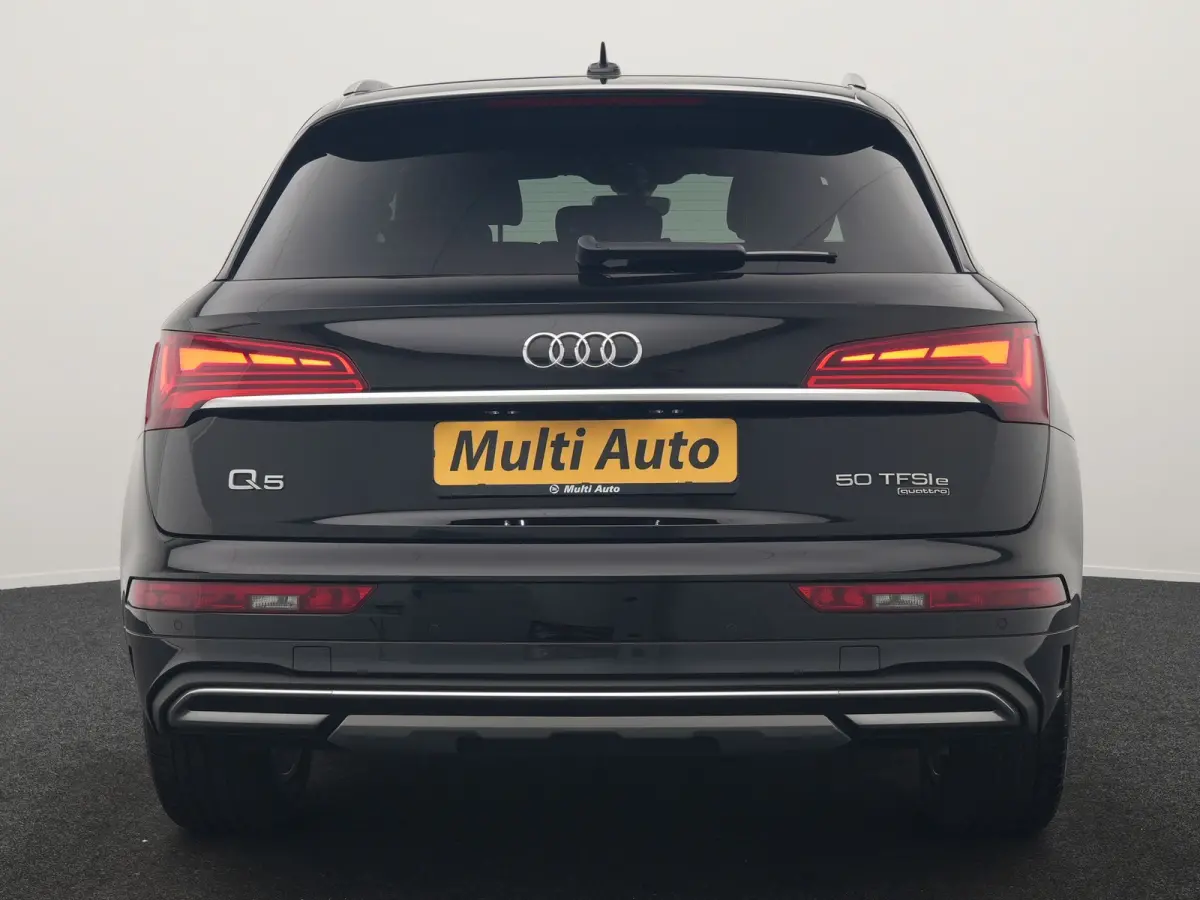 50 TFSI e S Line FACELIFT PHEV 300pk Dealer O.H. | Luchtvering | Adaptive Cruise | Matrix Led | 360 Camera | Sportstoelen Verwarmd | Sfeerverlichting | Blis | Park Assist | Navigatie | DAB |