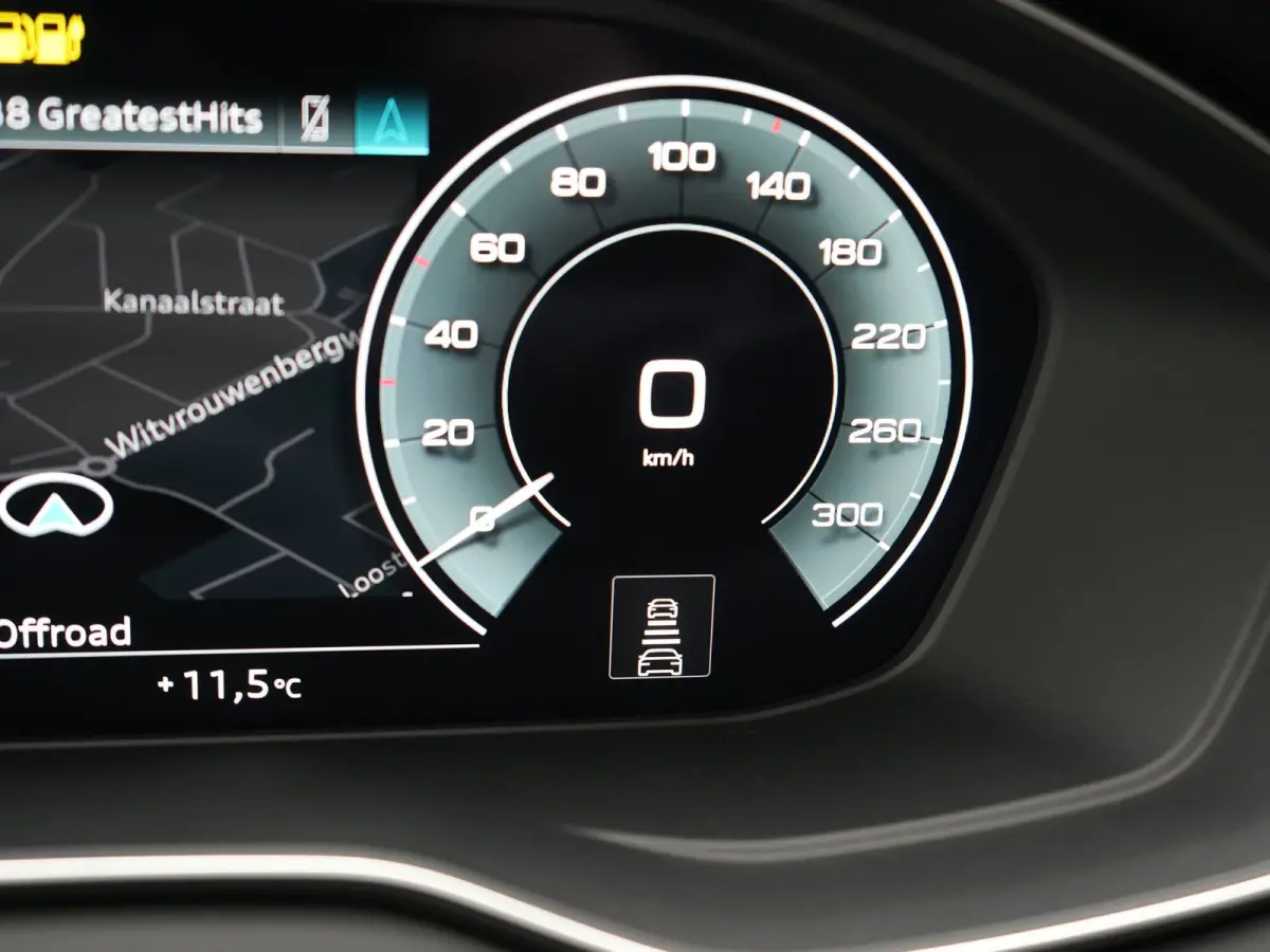 50 TFSI e S Line FACELIFT PHEV 300pk Dealer O.H. | Luchtvering | Adaptive Cruise | Matrix Led | 360 Camera | Sportstoelen Verwarmd | Sfeerverlichting | Blis | Park Assist | Navigatie | DAB |