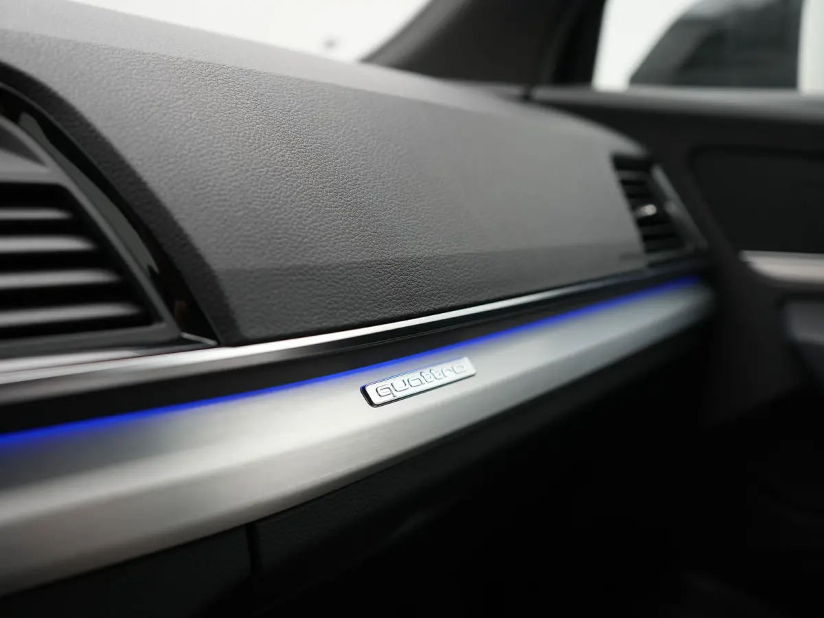 50 TFSI e S Line FACELIFT PHEV 300pk Dealer O.H. | Luchtvering | Adaptive Cruise | Matrix Led | 360 Camera | Sportstoelen Verwarmd | Sfeerverlichting | Blis | Park Assist | Navigatie | DAB |