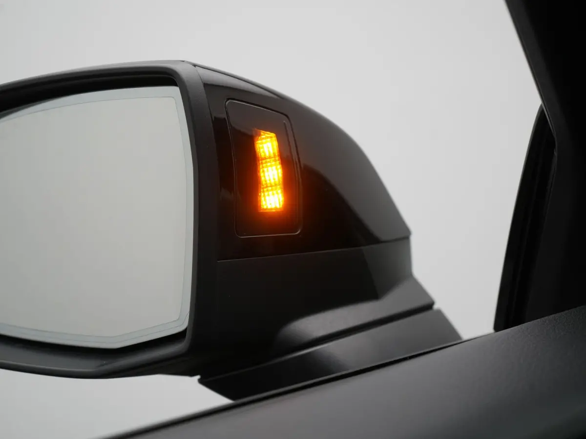 50 TFSI e S Line FACELIFT PHEV 300pk Dealer O.H. | Luchtvering | Adaptive Cruise | Matrix Led | 360 Camera | Sportstoelen Verwarmd | Sfeerverlichting | Blis | Park Assist | Navigatie | DAB |