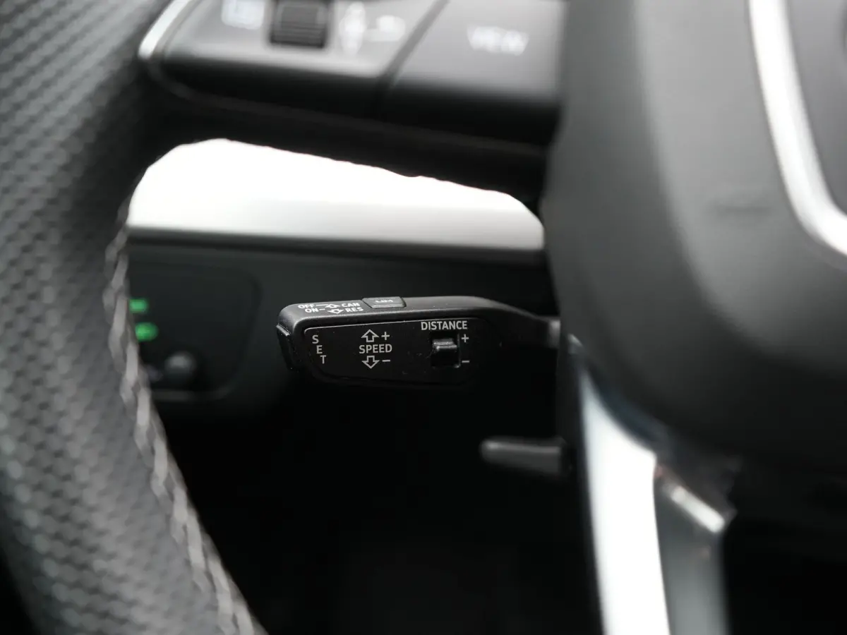 50 TFSI e S Line FACELIFT PHEV 300pk Dealer O.H. | Luchtvering | Adaptive Cruise | Matrix Led | 360 Camera | Sportstoelen Verwarmd | Sfeerverlichting | Blis | Park Assist | Navigatie | DAB |