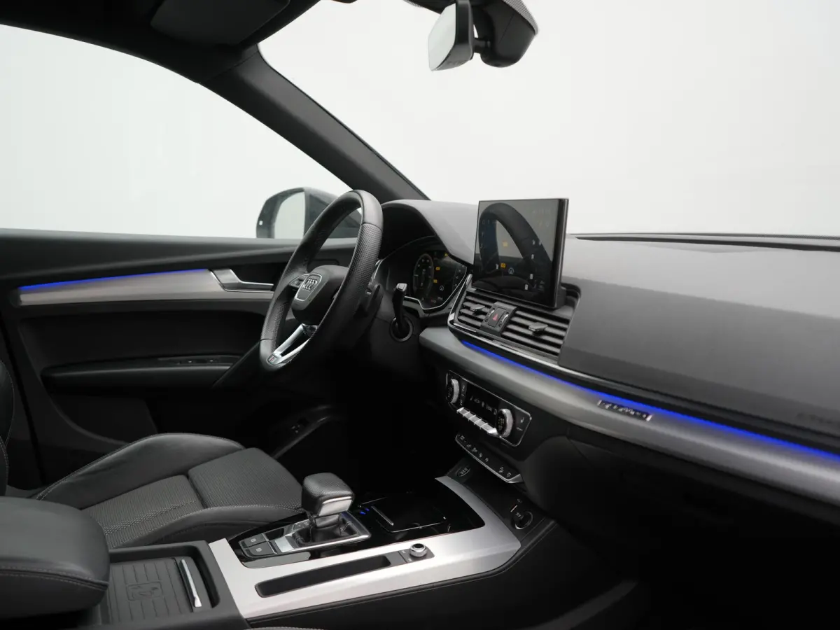 50 TFSI e S Line FACELIFT PHEV 300pk Dealer O.H. | Luchtvering | Adaptive Cruise | Matrix Led | 360 Camera | Sportstoelen Verwarmd | Sfeerverlichting | Blis | Park Assist | Navigatie | DAB |