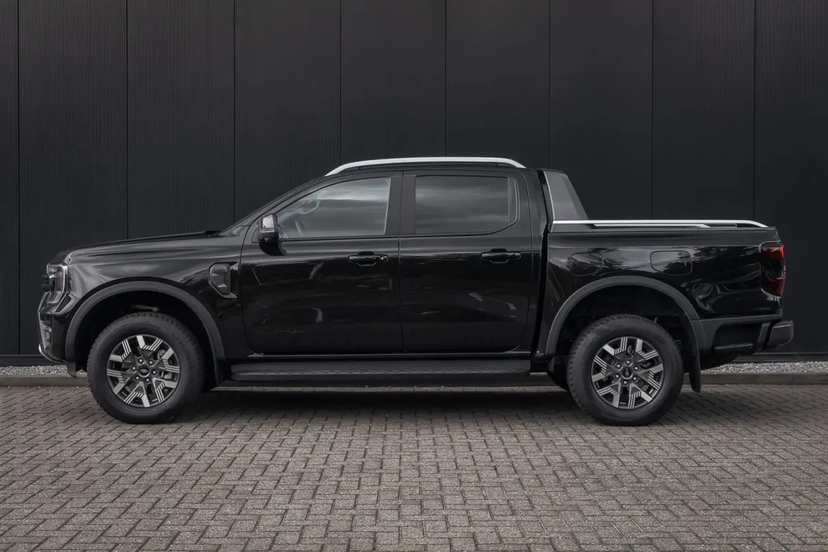 Plug-in-Hybrid Wildtrak e-4WD Dubbelcabine | 0.99% Financial Lease | 1-fase laadkabel mode 3 16A, 8 meter | 12" Infotainment scherm met SYNC 4, AM/FM/DAB radio en 6 speakers | 360 verlichtin