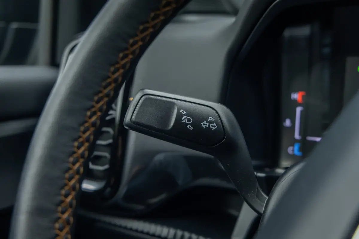Plug-in-Hybrid Wildtrak e-4WD Dubbelcabine | 0.99% Financial Lease | 1-fase laadkabel mode 3 16A, 8 meter | 12" Infotainment scherm met SYNC 4, AM/FM/DAB radio en 6 speakers | 360 verlichtin