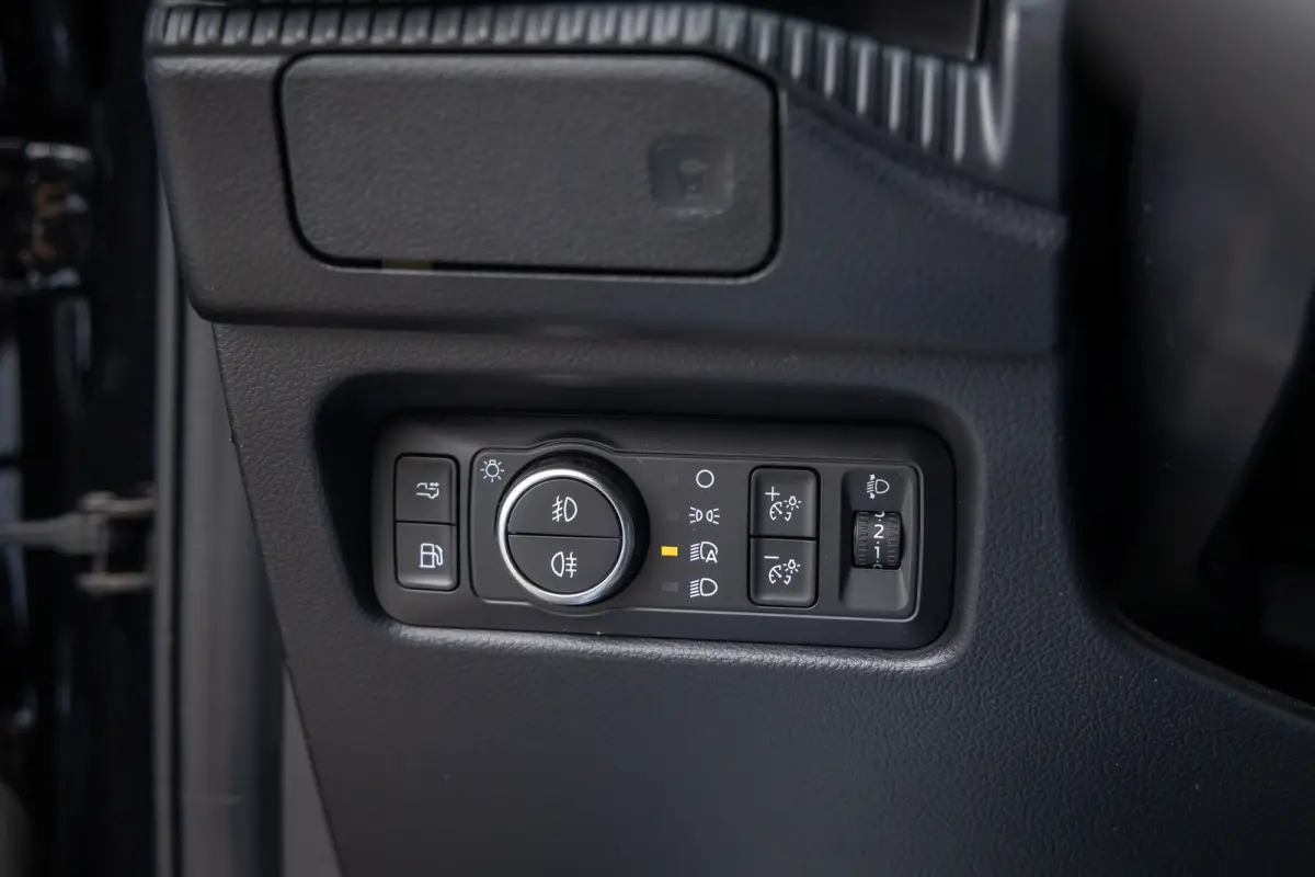 Plug-in-Hybrid Wildtrak e-4WD Dubbelcabine | 0.99% Financial Lease | 1-fase laadkabel mode 3 16A, 8 meter | 12" Infotainment scherm met SYNC 4, AM/FM/DAB radio en 6 speakers | 360 verlichtin