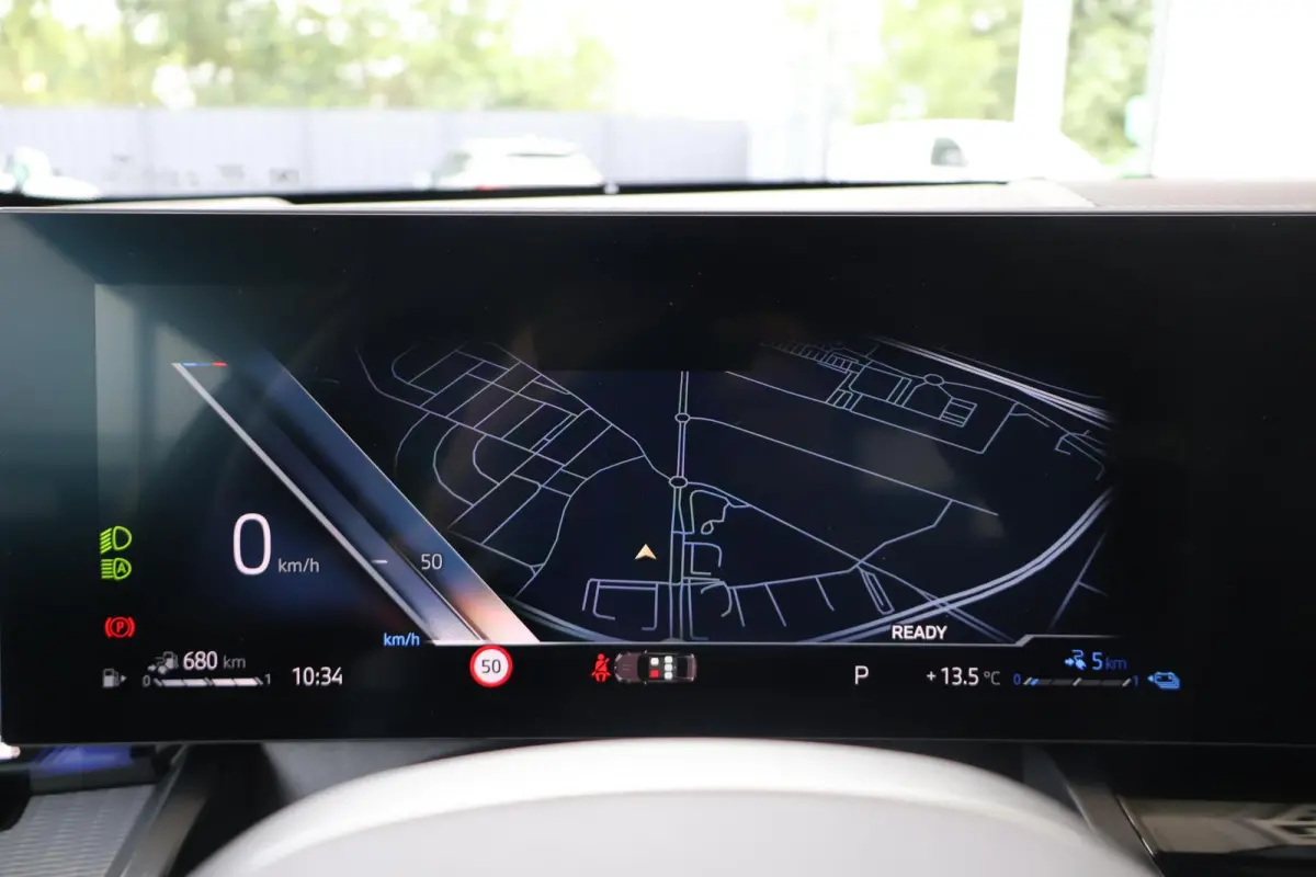 550e xDrive | SOH 100% | M Sport | Glazen Panoramadak | Harman/Kardon | Stoelverwarming | Camera | Parkeersensoren voor en achter | Adaptive LED