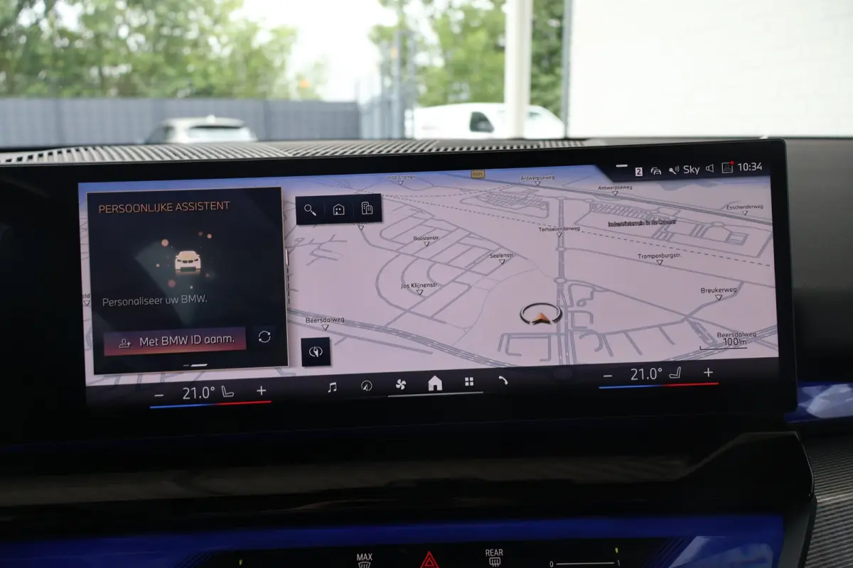 550e xDrive | SOH 100% | M Sport | Glazen Panoramadak | Harman/Kardon | Stoelverwarming | Camera | Parkeersensoren voor en achter | Adaptive LED