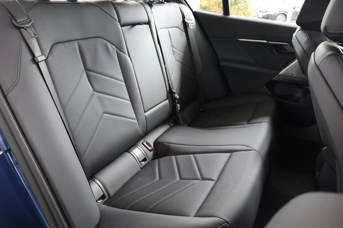 550e xDrive | SOH 100% | M Sport | Glazen Panoramadak | Harman/Kardon | Stoelverwarming | Camera | Parkeersensoren voor en achter | Adaptive LED