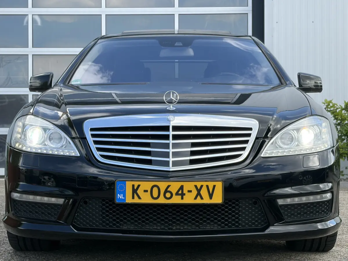 AMG 63 Lang Performance Package 571pk | Facelift | Achteruitrijcamera | Bi-xenon koplampen | Cruise control adaptief | Designo Interieur | Elektrisch glazen schuif-/kanteldak | Lichtmetalen 